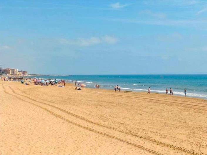 Image No.17-2 Bed Townhouse for sale