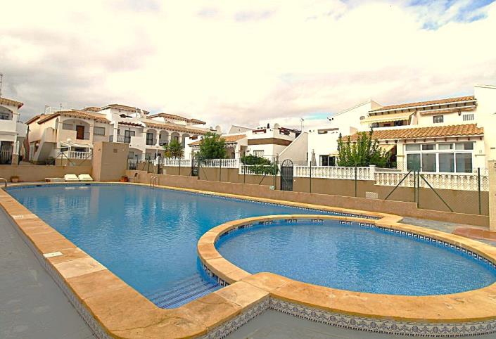 Image No.5-2 Bed Townhouse for sale