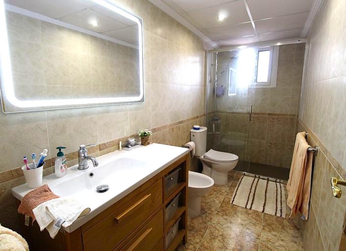 Image No.14-2 Bed Townhouse for sale