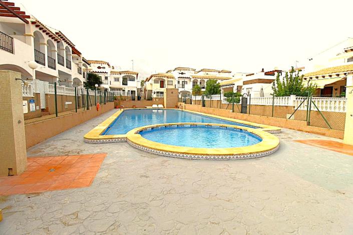 Image No.15-2 Bed Townhouse for sale