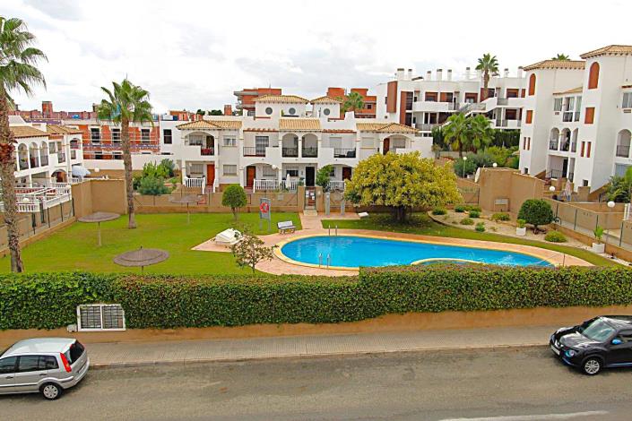 Image No.18-2 Bed Townhouse for sale