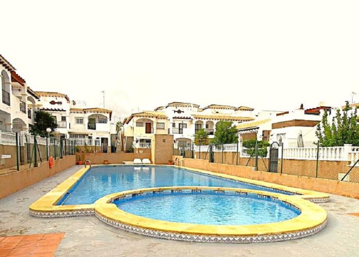 Image No.22-2 Bed Townhouse for sale