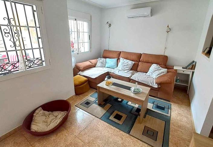 Image No.12-3 Bed Townhouse for sale