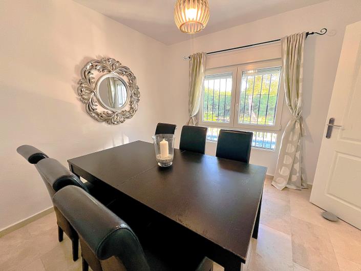 Image No.19-3 Bed Villa / Detached for sale