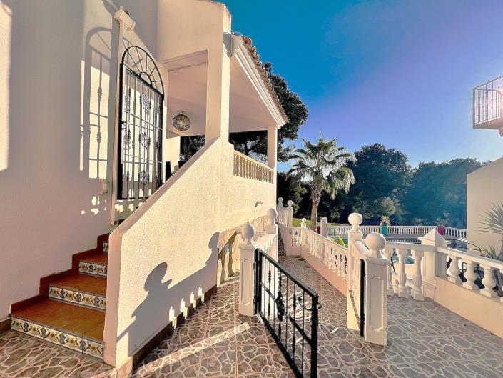 Image No.22-3 Bed Villa / Detached for sale