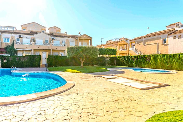 Image No.24-2 Bed Townhouse for sale