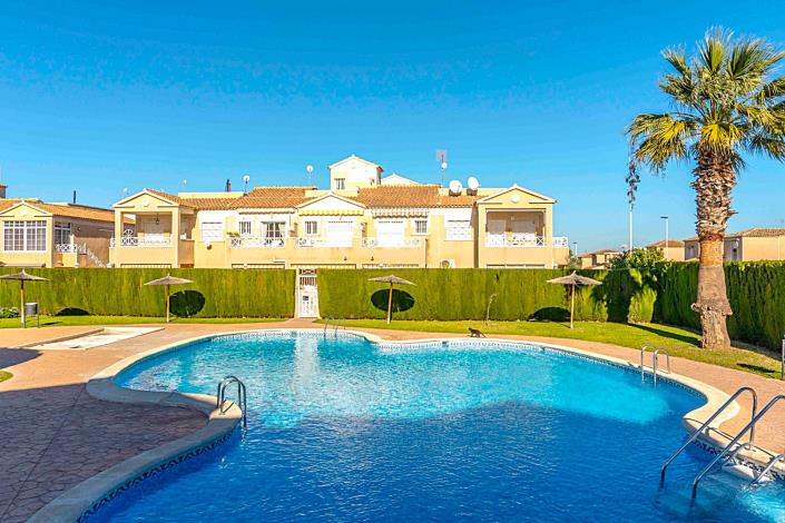 Image No.25-2 Bed Townhouse for sale