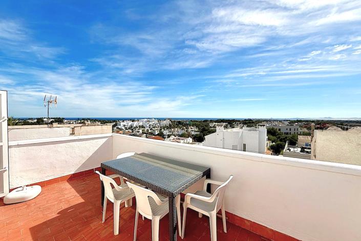 Image No.26-3 Bed Townhouse for sale