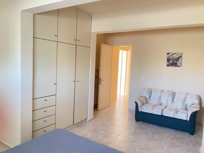 Image No.24-3 Bed Maisonette for sale