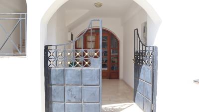 1 - Kefalas, House