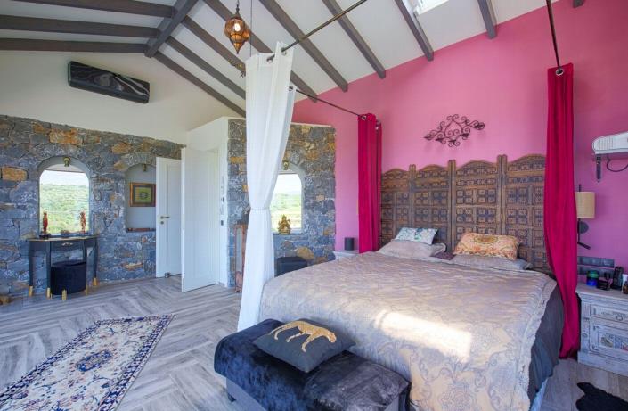 Image No.33-5 Bed Villa / Detached for sale