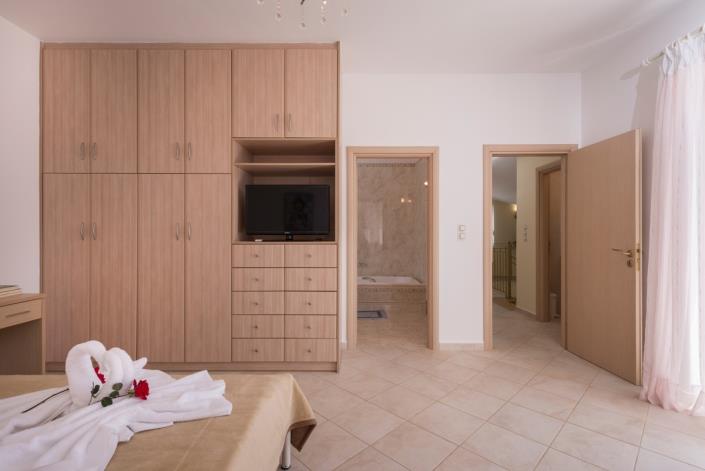 Image No.12-5 Bed Villa / Detached for sale