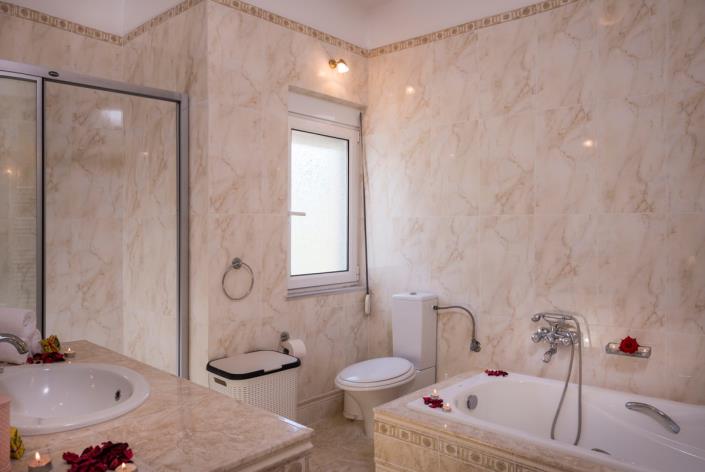 Image No.15-5 Bed Villa / Detached for sale