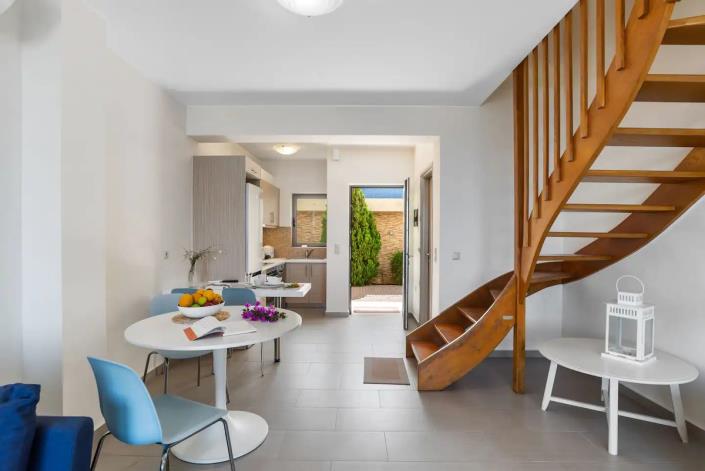 Image No.4-2 Bed Maisonette for sale