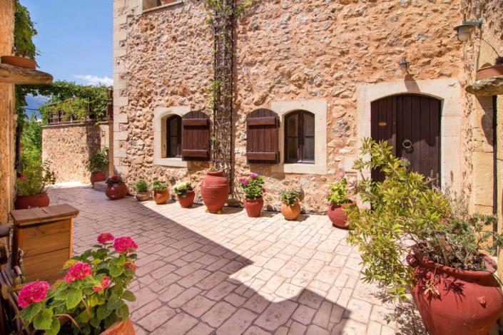 Image No.33-5 Bed Village House for sale