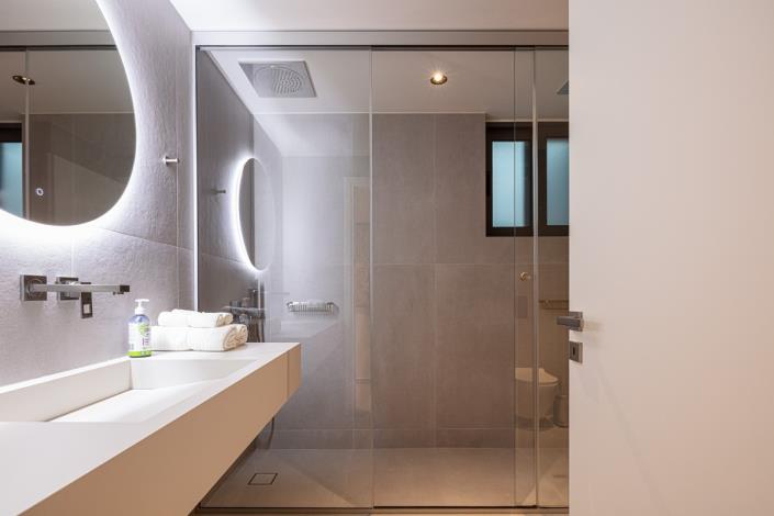 Image No.18-12 Bed Villa for sale