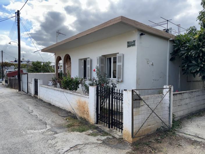 Image No.1-2 Bed House for sale
