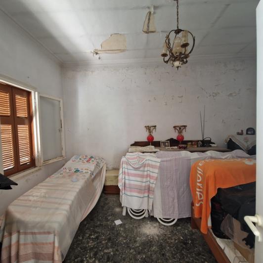 Image No.8-1 Bed House for sale