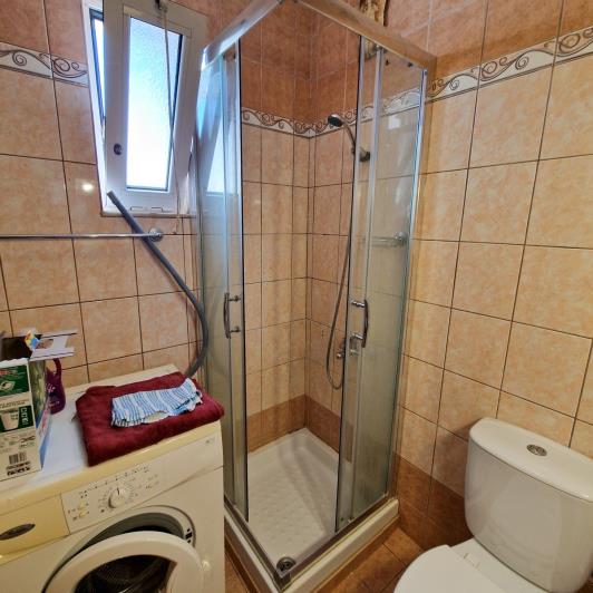 Image No.19-1 Bed Semi-Detached for sale