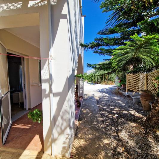 Image No.28-1 Bed Semi-Detached for sale