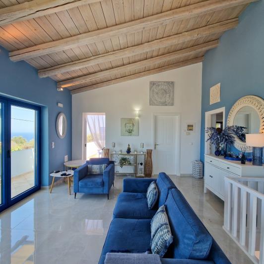 Image No.8-2 Bed Villa / Detached for sale