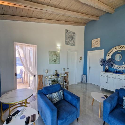 Image No.11-2 Bed Villa / Detached for sale