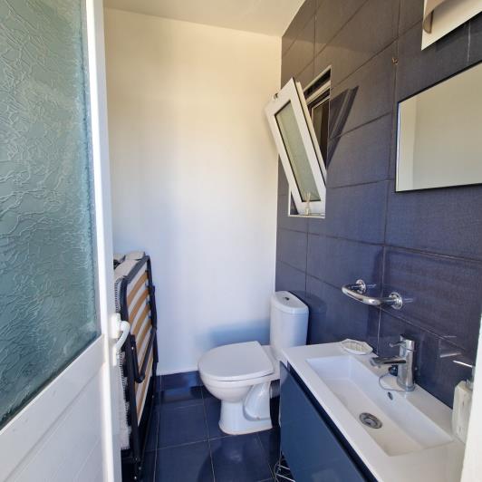 Image No.40-2 Bed Villa / Detached for sale