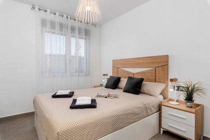 Image No.10-3 Bed Property for sale