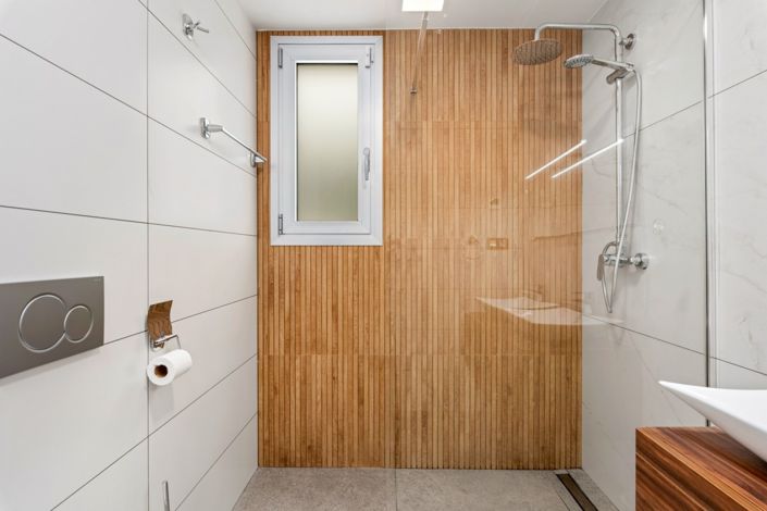 Image No.15-3 Bed Property for sale