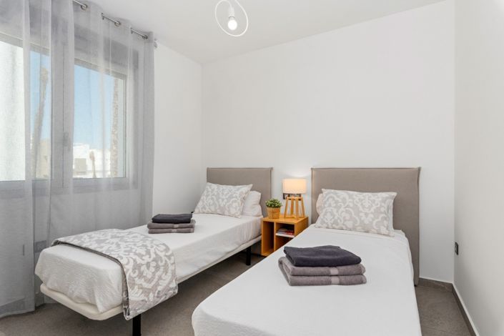 Image No.20-3 Bed Property for sale