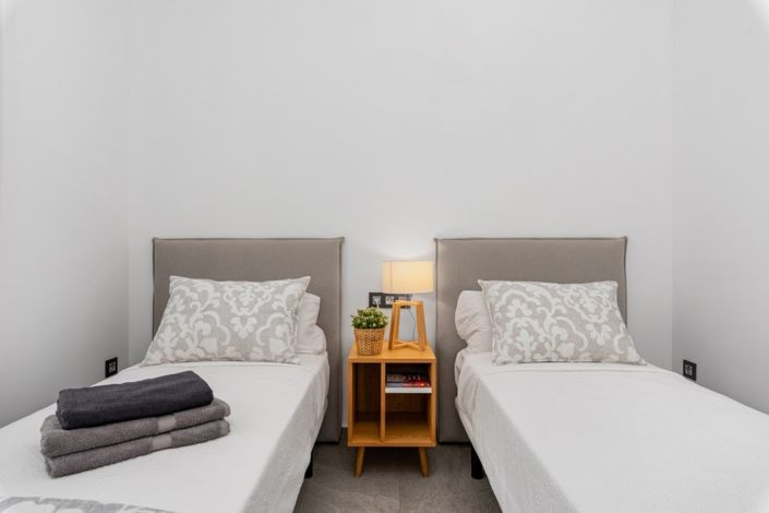 Image No.21-3 Bed Property for sale