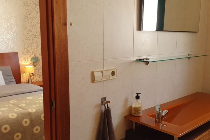 Image No.15-4 Bed Property for sale