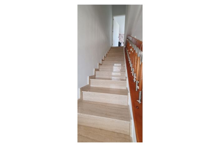 Image No.33-4 Bed Property for sale