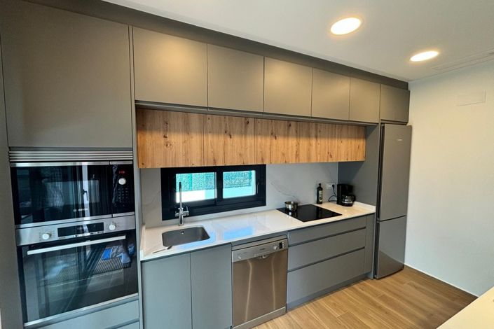 Image No.30-3 Bed Property for sale