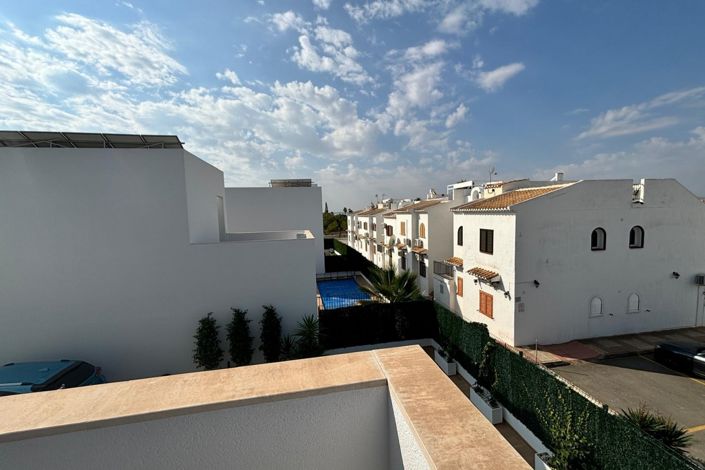 Image No.9-3 Bed Property for sale