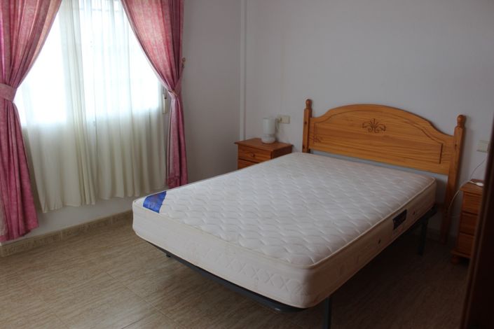 Image No.14-3 Bed Semi-Detached for sale