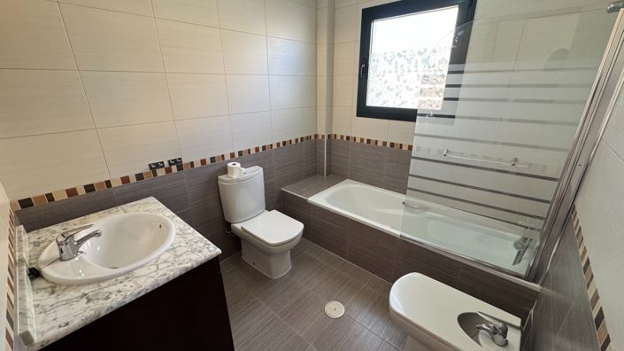 Image No.26-3 Bed Villa for sale