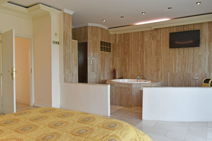 Image No.17-5 Bed Villa for sale