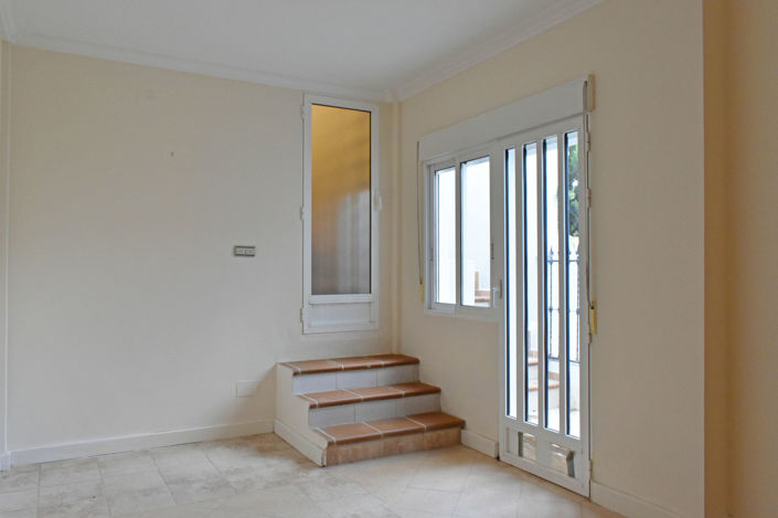 Image No.30-5 Bed Villa for sale