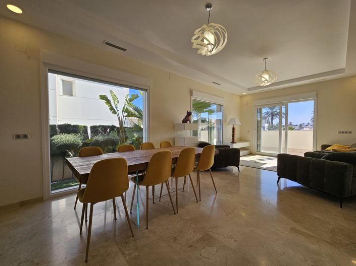 Image No.11-5 Bed Villa for sale