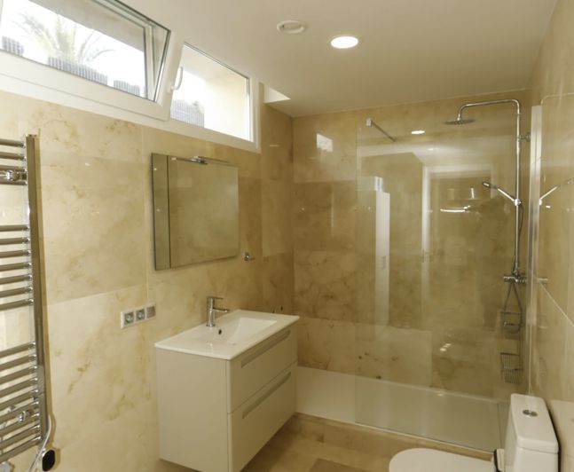 Image No.40-5 Bed Villa for sale