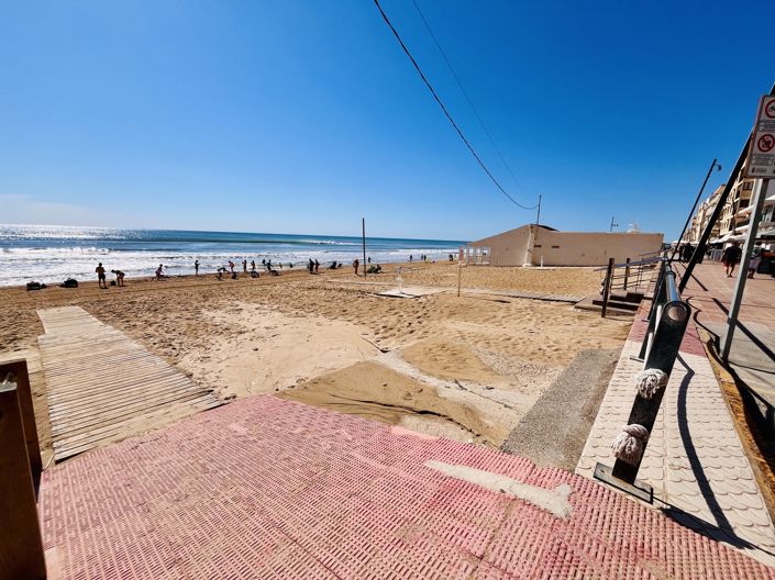 Image No.25-3 Bed Apartment for sale