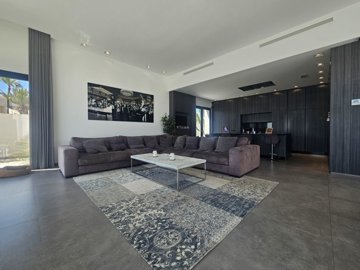 526320250416160256xlarge