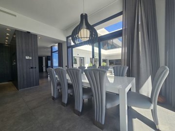 526320250416160248xlarge