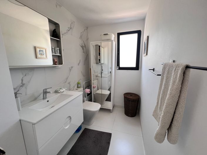 Image No.8-2 Bed Property for sale