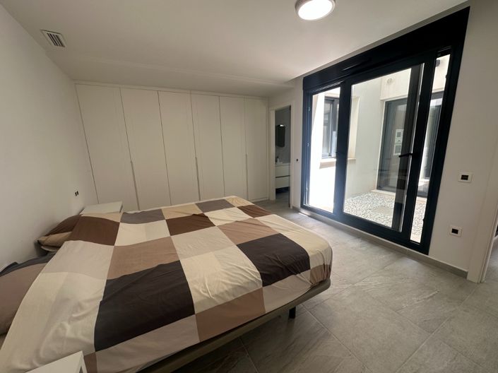 Image No.11-5 Bed Villa for sale