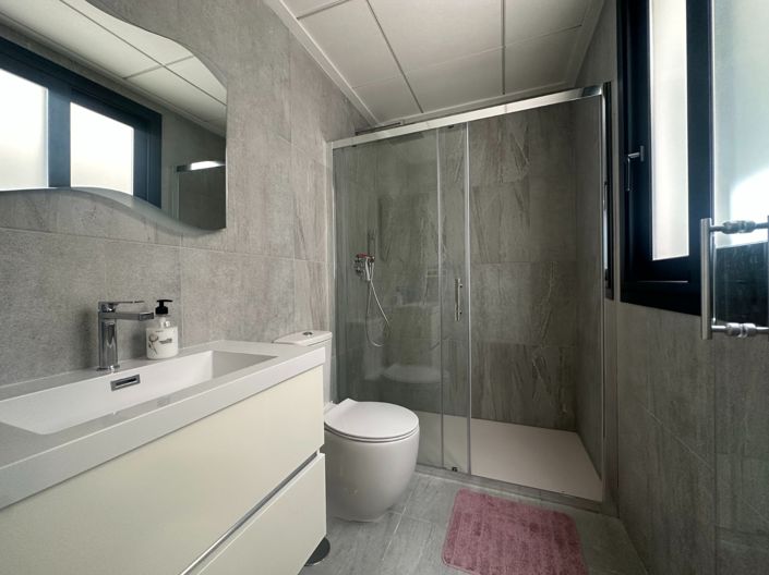 Image No.12-5 Bed Villa for sale