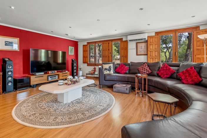 Image No.15-4 Bed Property for sale