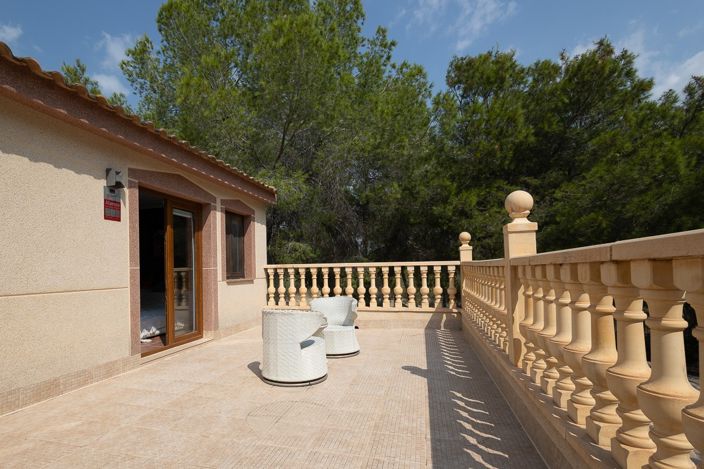 Image No.30-4 Bed Property for sale