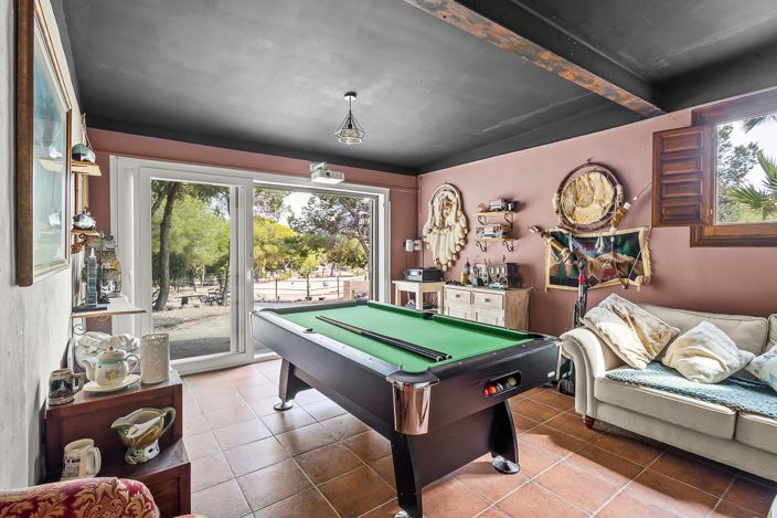 Image No.40-4 Bed Property for sale